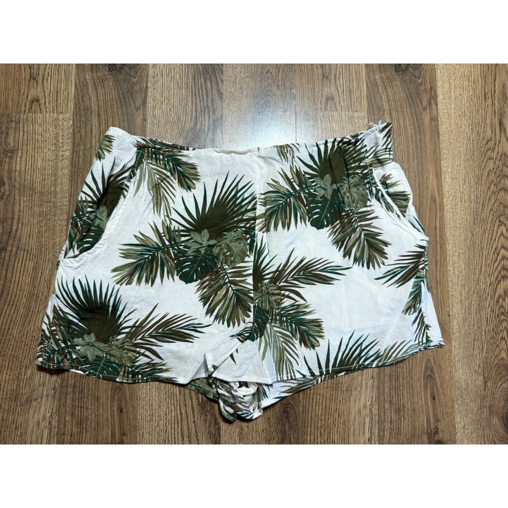 re:named Shorts Womens L White Green Tropical Palm Leaf P1929 Excellent
